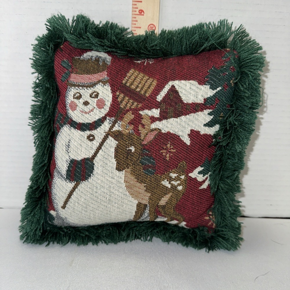 Riverdale Tapestry Throw Pillow Snowman Reindeer Christmas Fringe‎  USA